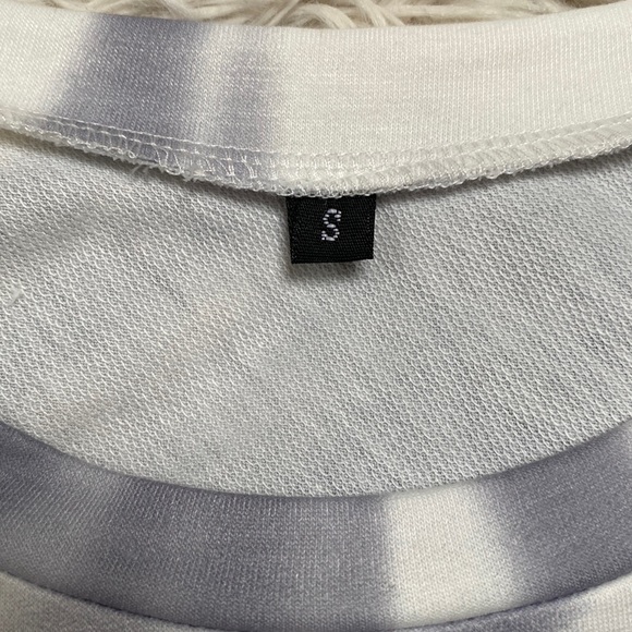 Boutique Tie Dye Lightweight Sweatshirt ๐ White & Gray - Picture 9 of 11